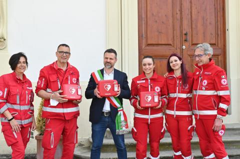 Tre nuovi defibrillatori donati dalla Croce Rossa alla comunità (e sabato  screening gratuiti con LILT) | Bagno a Ripoli